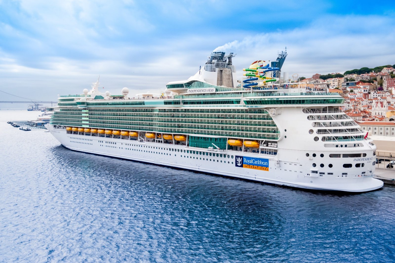 a ship alongside at Jardim do Tabaco.